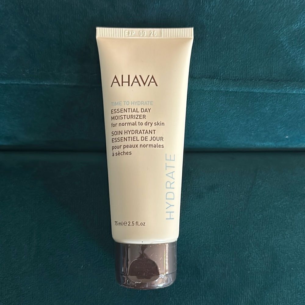 Ahava Essential Day Moisturizer‎ - Picture 2 of 3